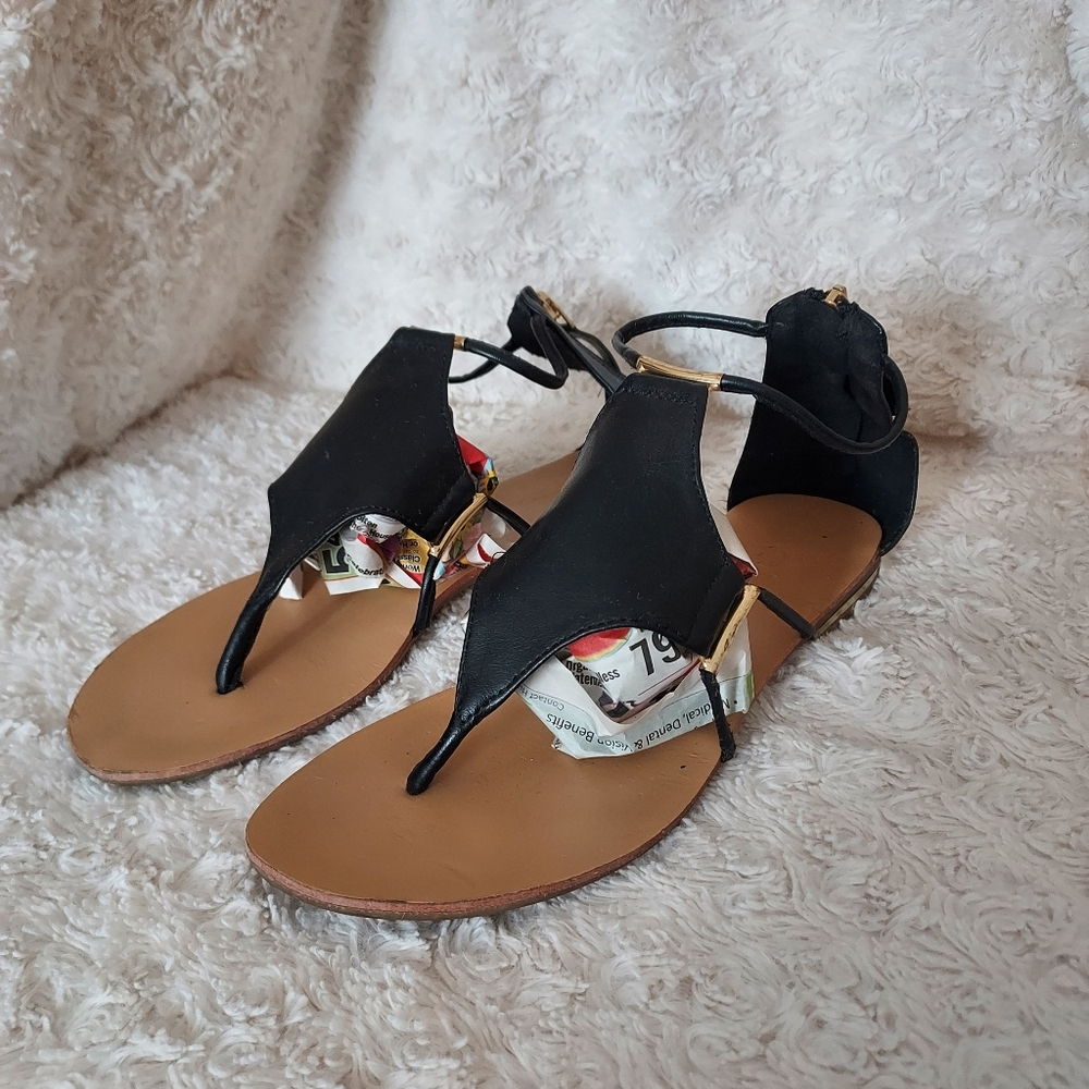 Cathy Jean Strappy Black Flat Zip Back Thong Sandals 6 Vacation Beachy Festival